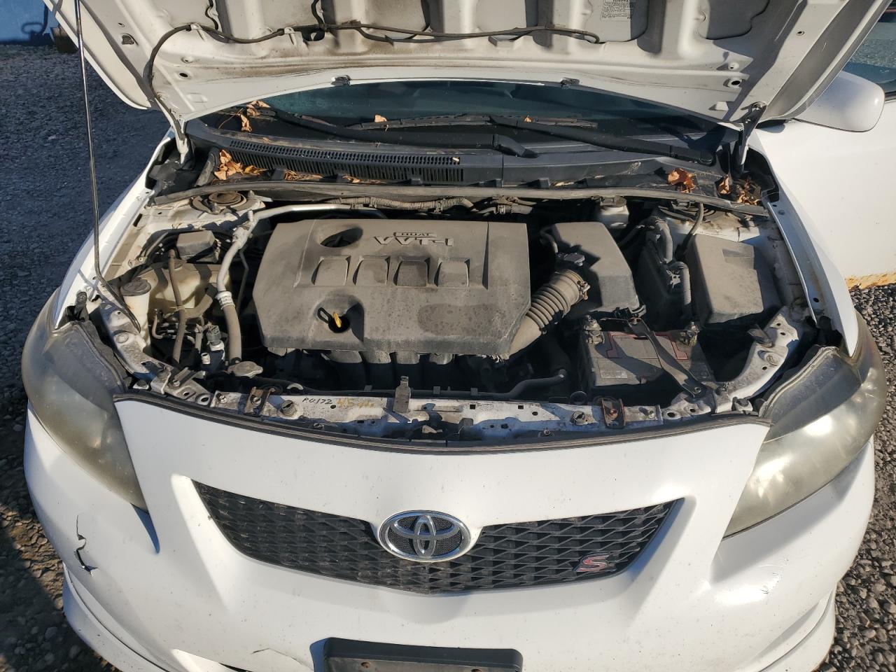 Toyota Corolla Base Image 12