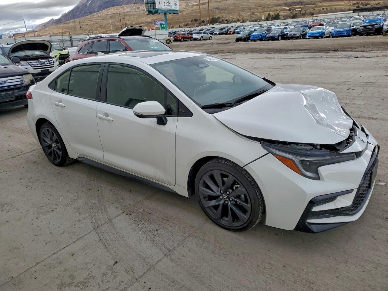 Toyota Corolla Xse Image 4