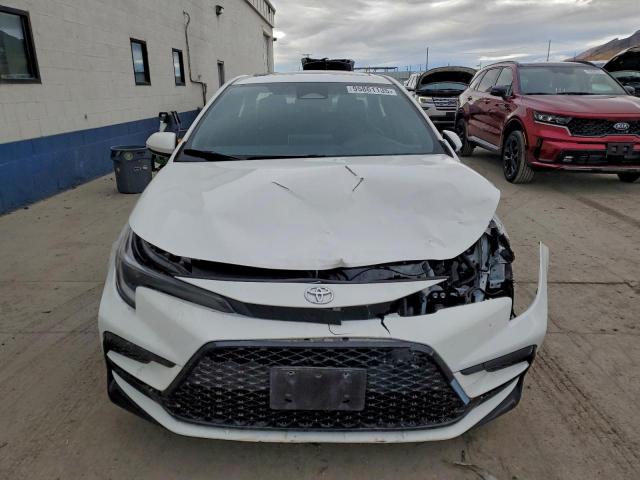 Toyota Corolla Xse Image 8