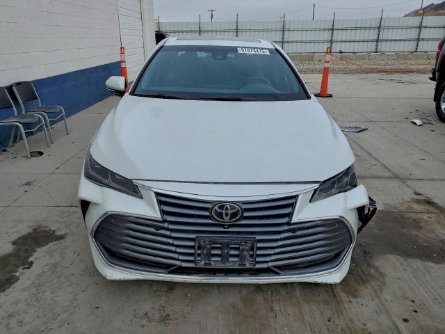 Toyota Avalon Xle Image 10