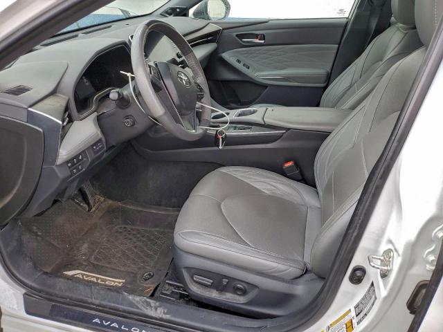 Toyota Avalon Xle Image 6