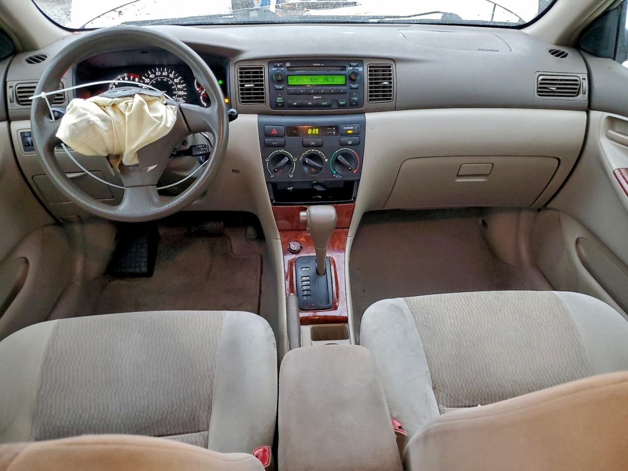 Toyota Corolla Ce Image 2