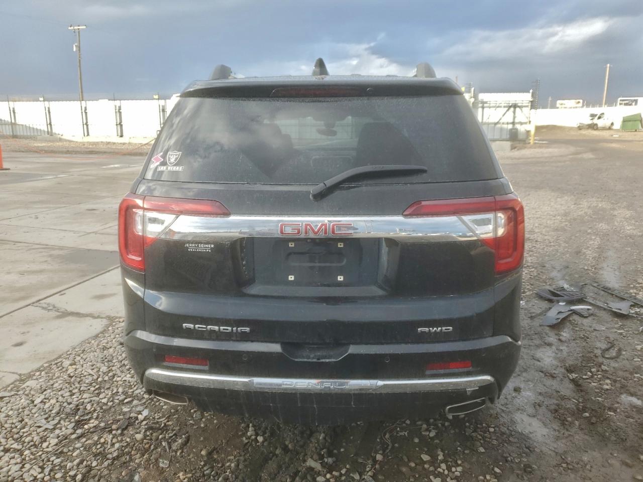 GMC Acadia Denali Image 6