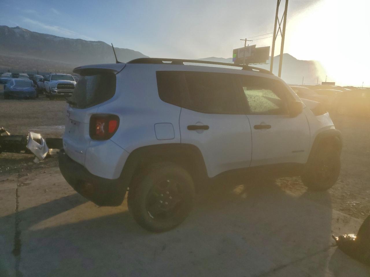 Jeep Renegade Sport Image 4