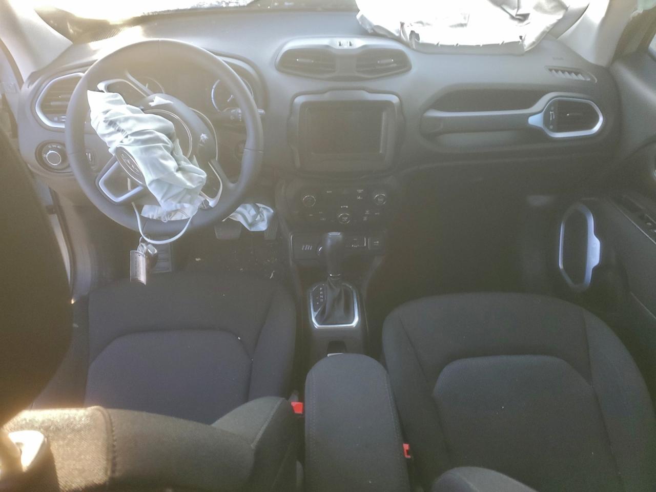 Jeep Renegade Sport Image 12