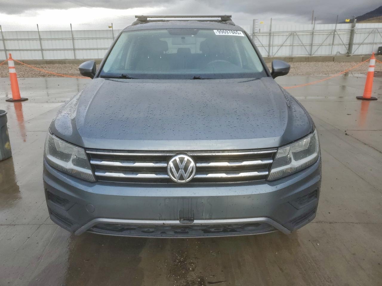 Volkswagen Tiguan S Image 3