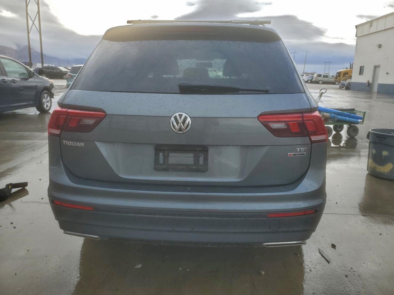 Volkswagen Tiguan S Image 10