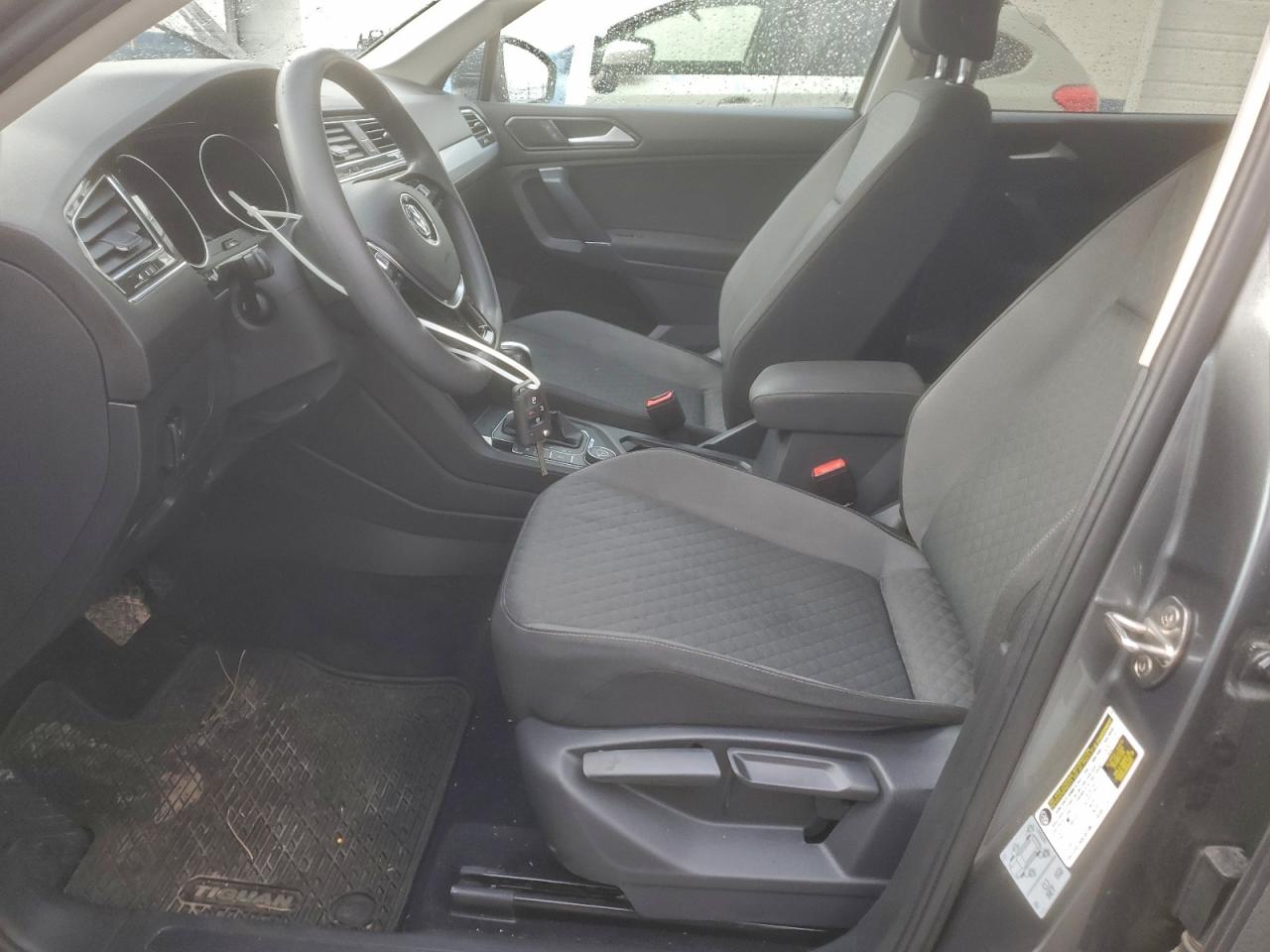 Volkswagen Tiguan S Image 11