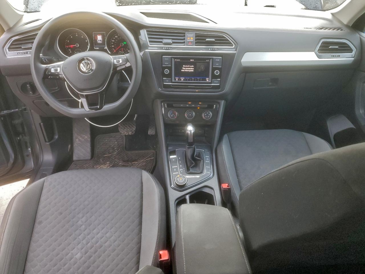 Volkswagen Tiguan S Image 6