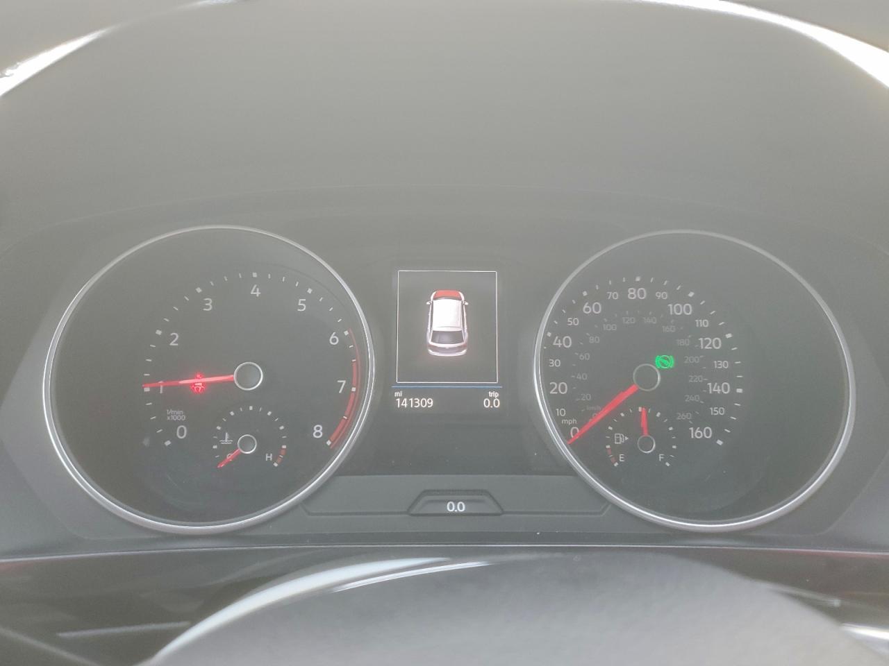 Volkswagen Tiguan S Image 5