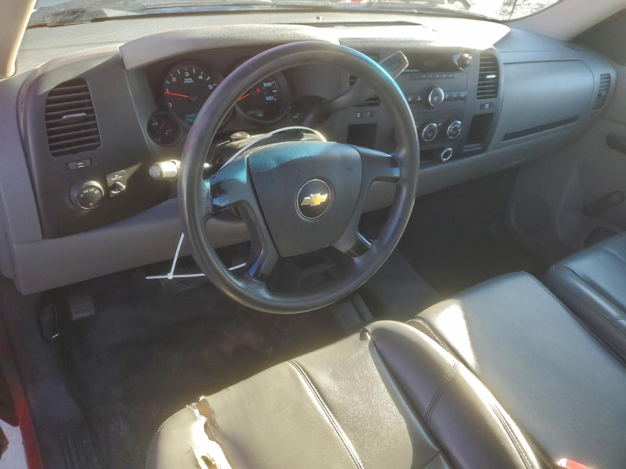 Chevrolet Silverado K1500 Image 8