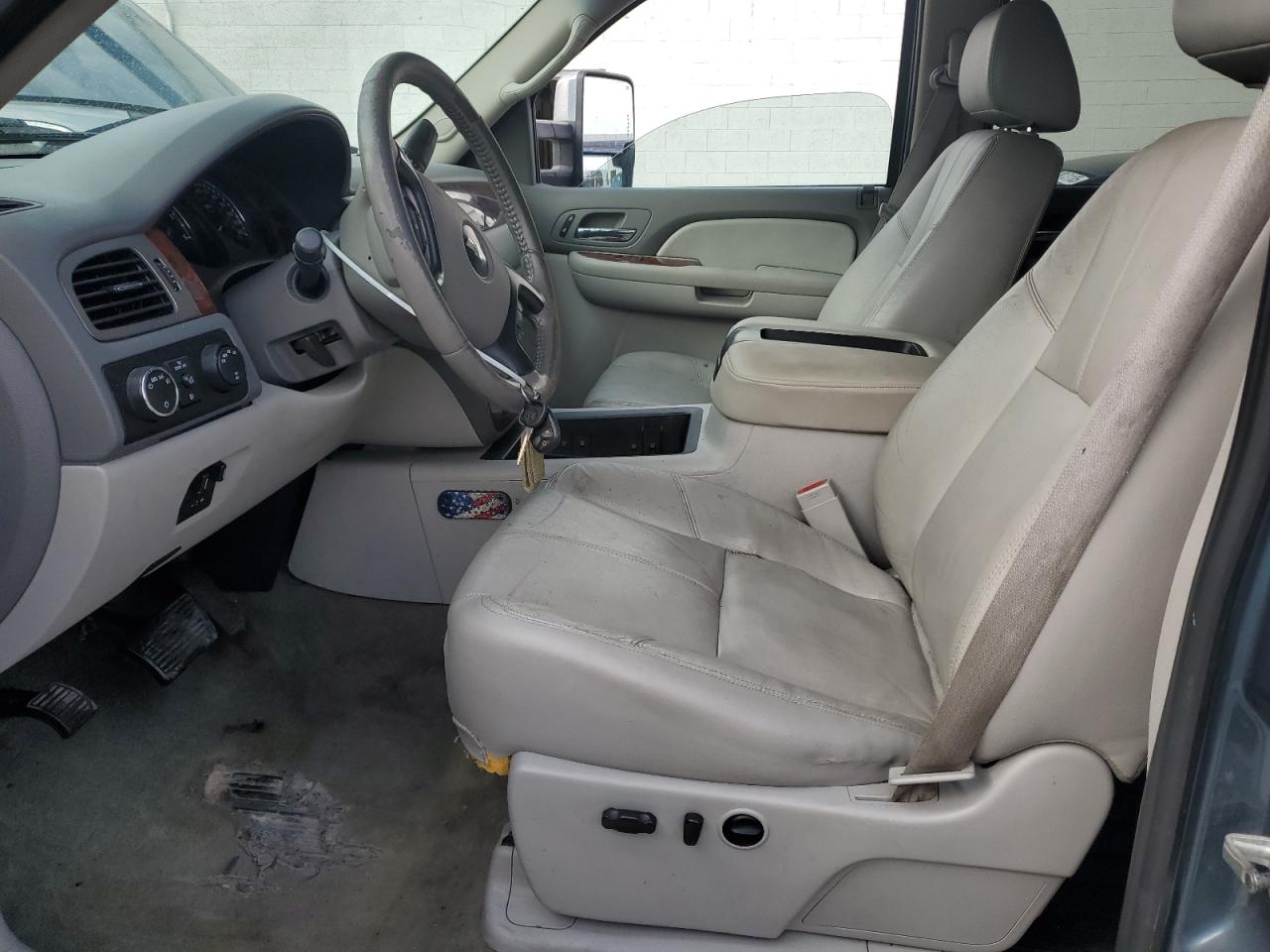 Chevrolet Silverado K1500 Ltz Image 7