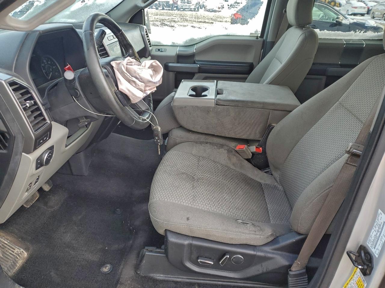 Ford F-150 Supercrew Image 3