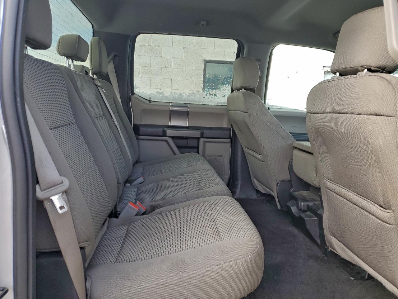 Ford F-150 Supercrew Image 8