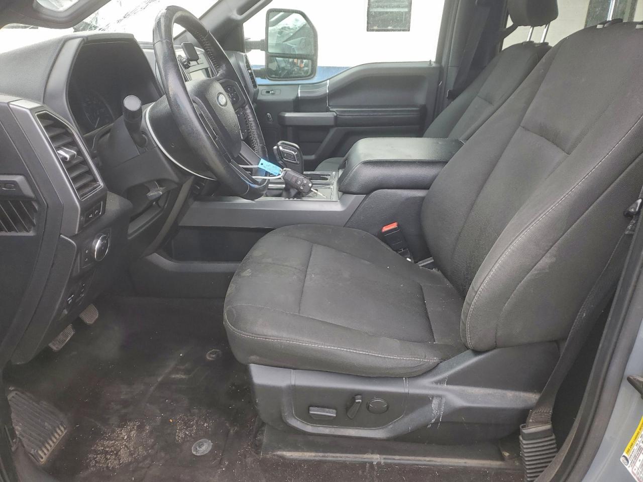 Ford F-150 Supercrew Image 7