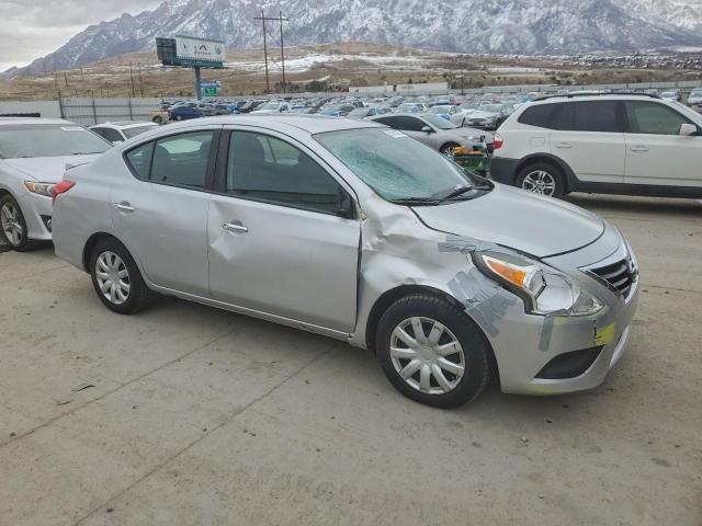 Nissan Versa S Image 9