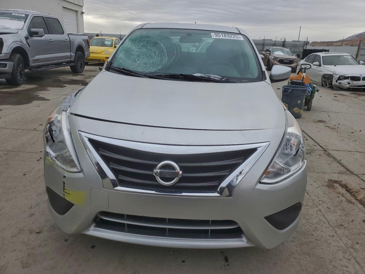 Nissan Versa S Image 12