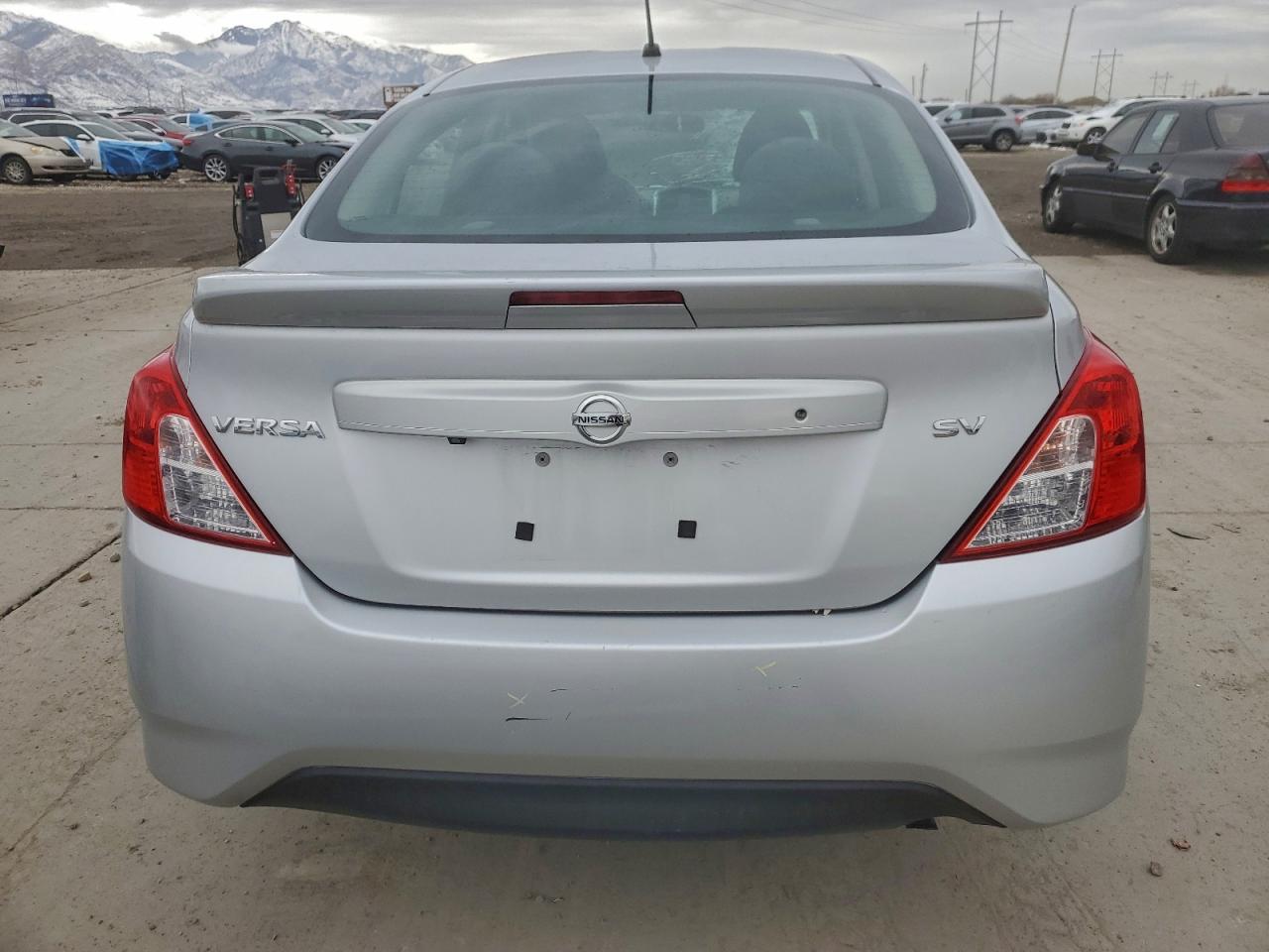 Nissan Versa S Image 10