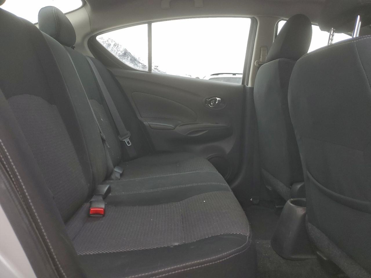 Nissan Versa S Image 4