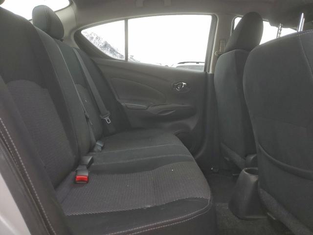 Nissan Versa S Image 4