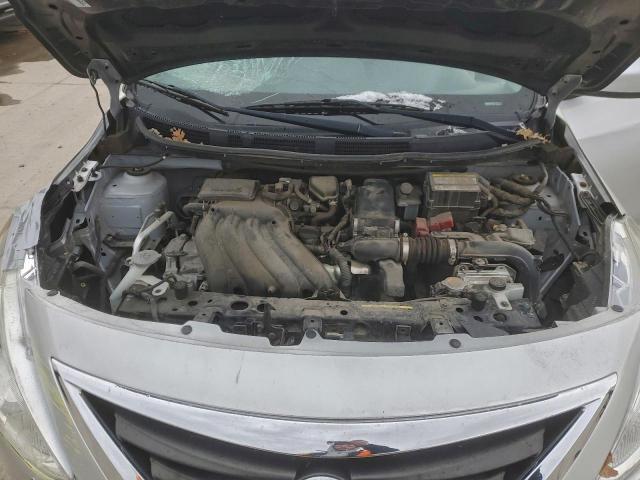 Nissan Versa S Image 3