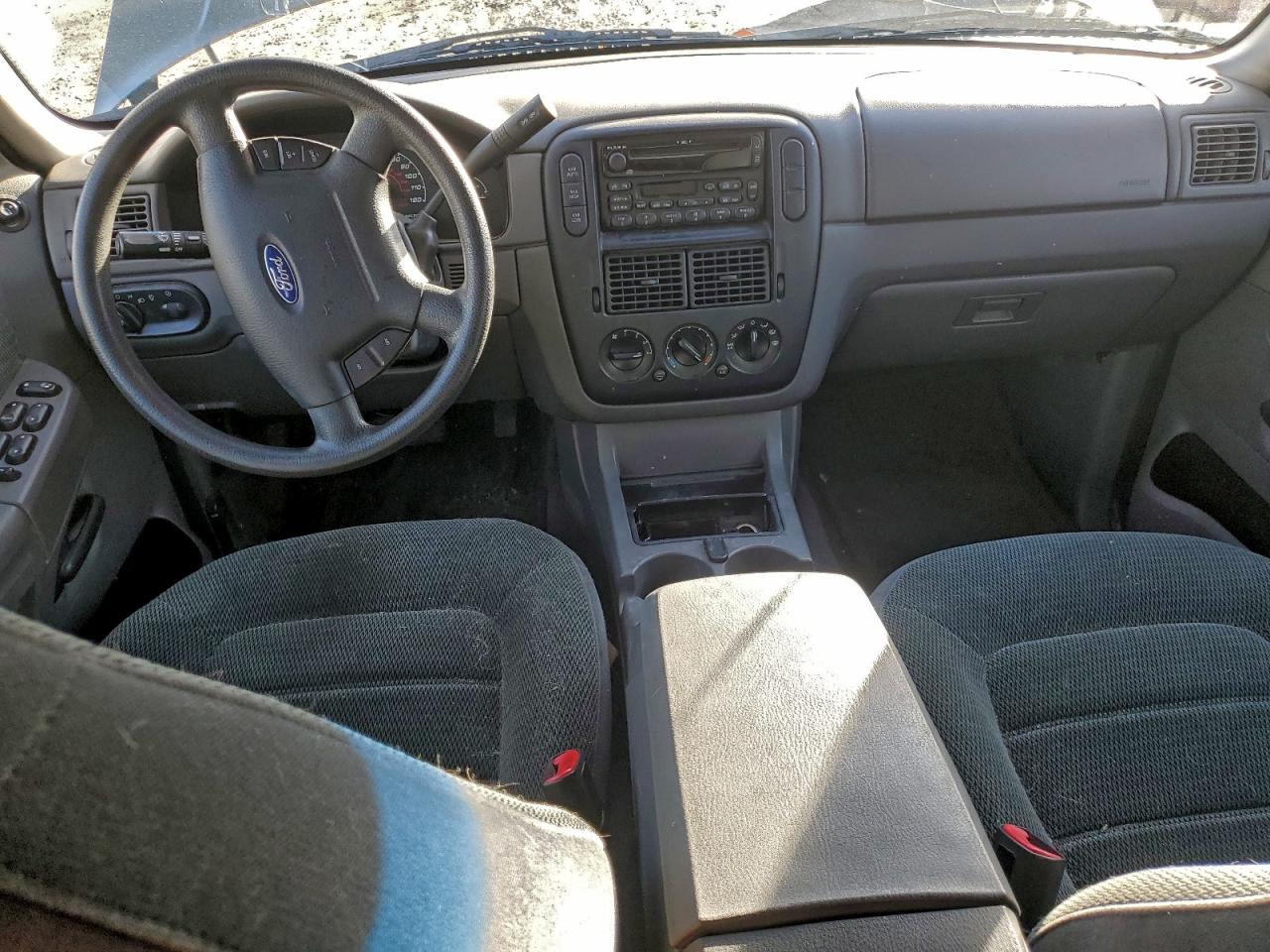 Ford Explorer Xlt Image 9