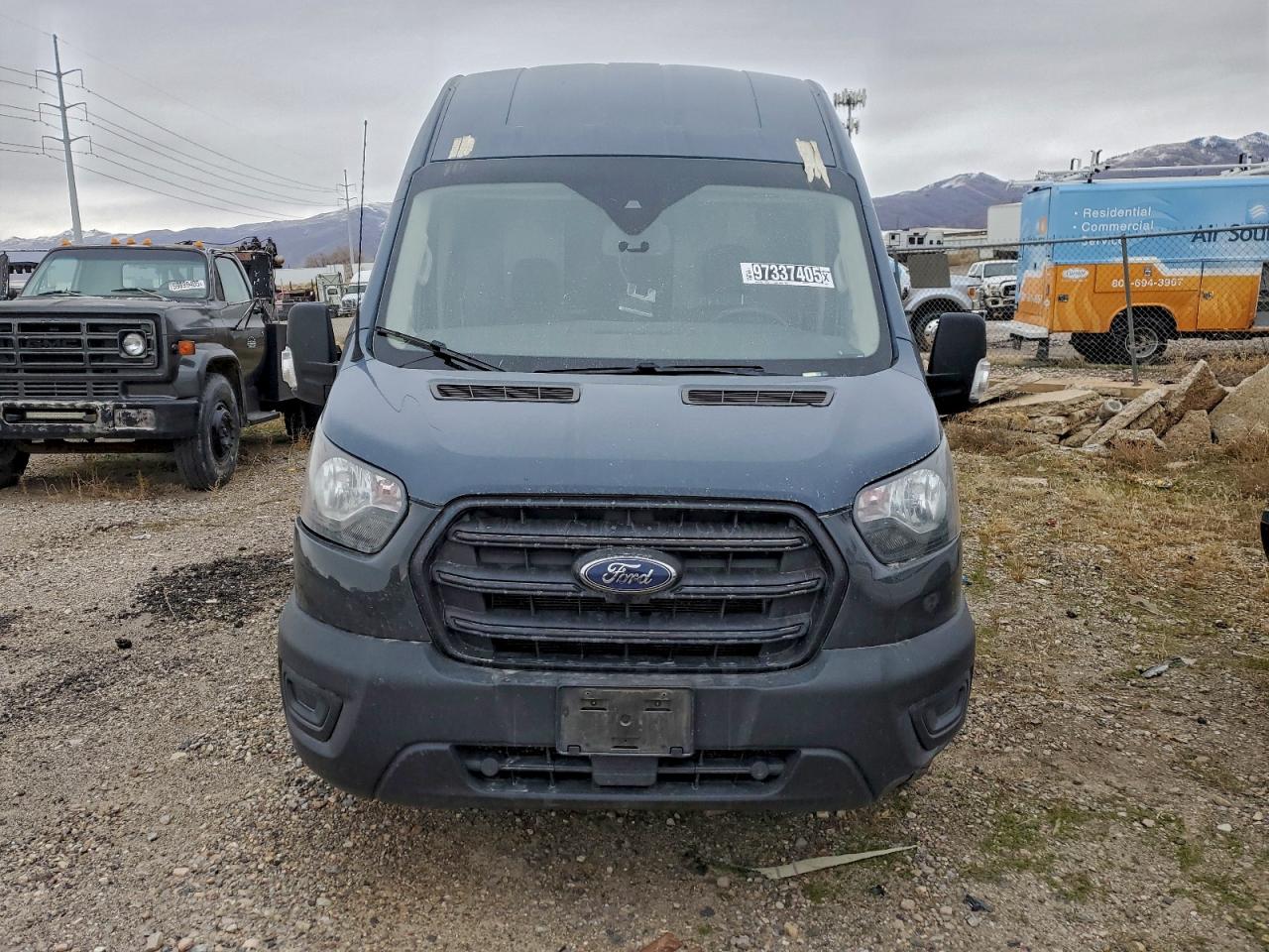Ford Transit T-250 Image 2