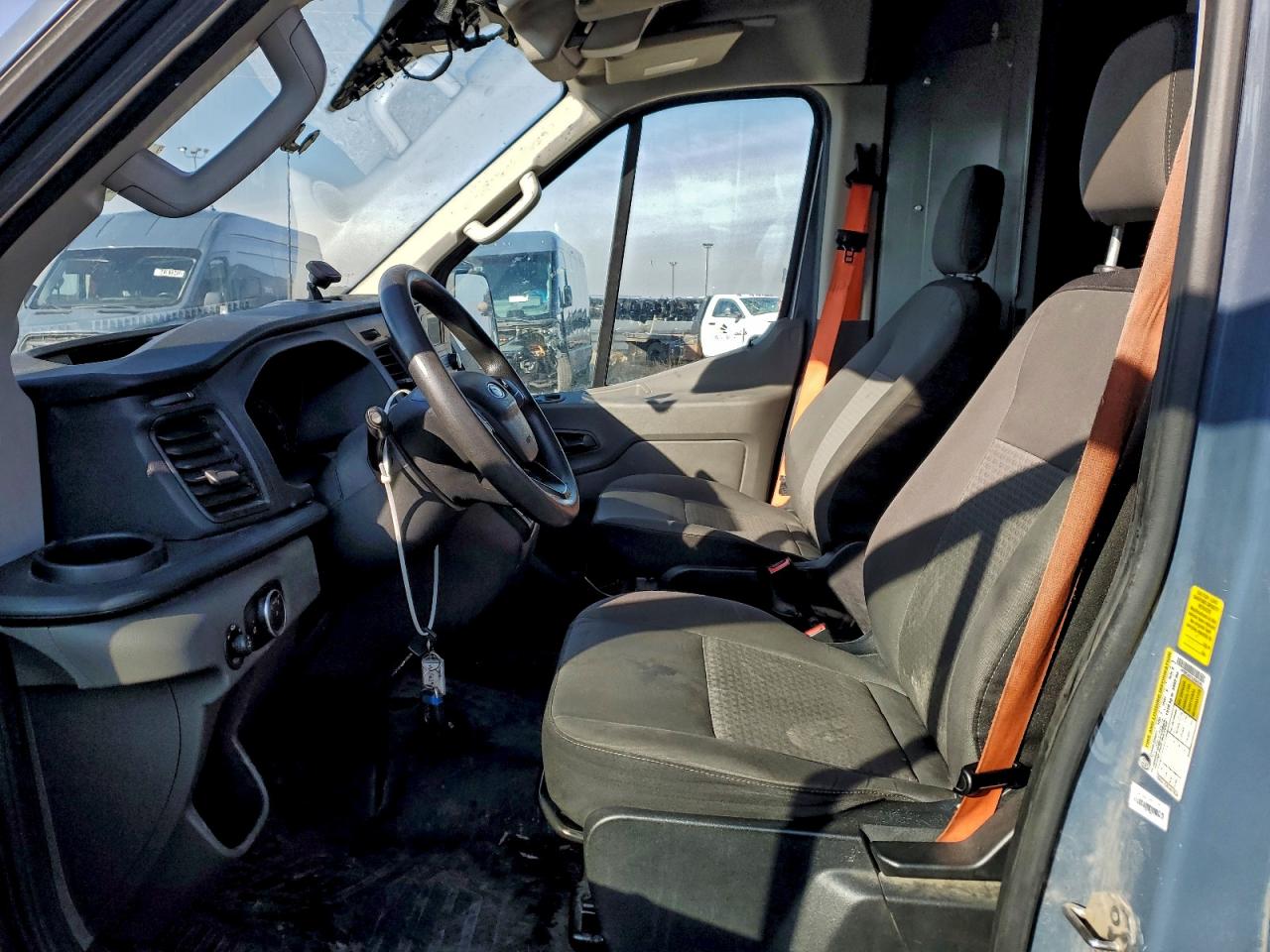 Ford Transit T-250 Image 4