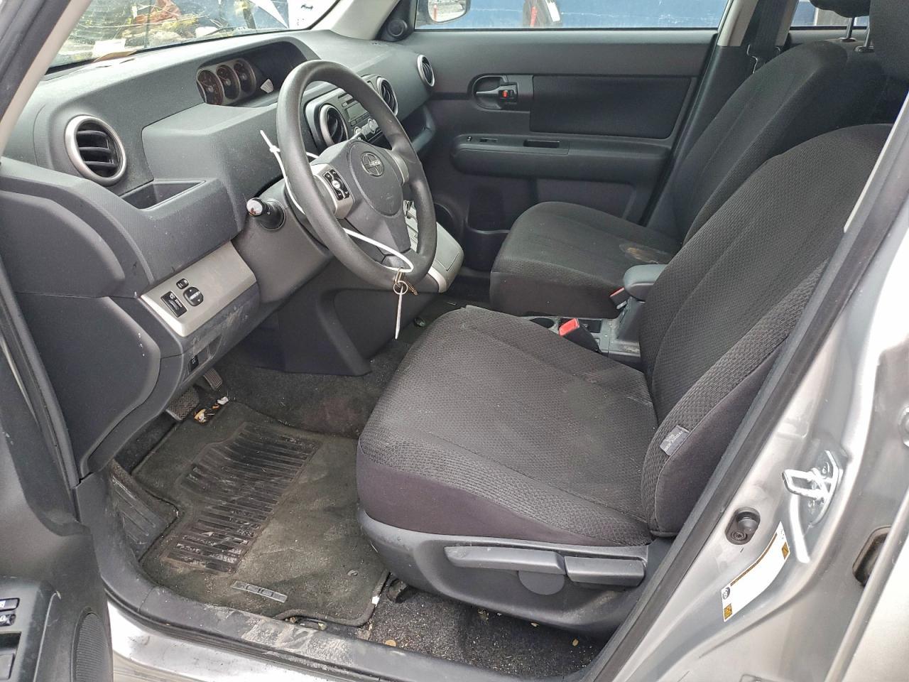 Toyota Scion Xb Image 4