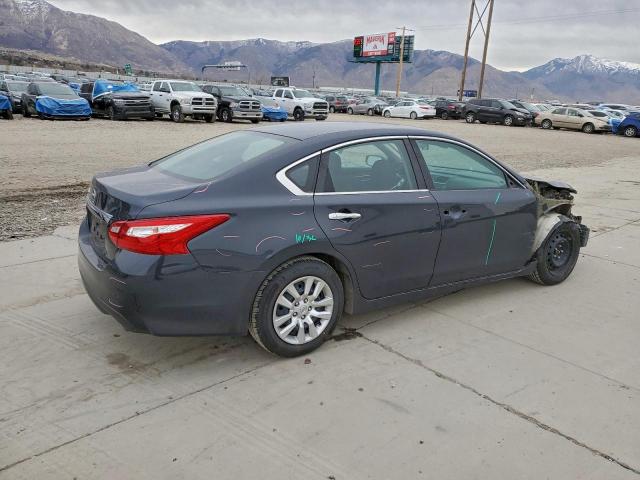Nissan Altima 2.5 Image 11