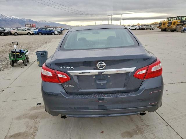 Nissan Altima 2.5 Image 3