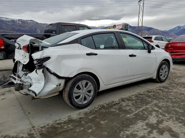 Nissan Versa S Image 2