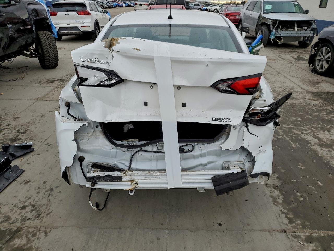 Nissan Versa S Image 5