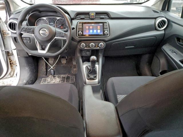 Nissan Versa S Image 6