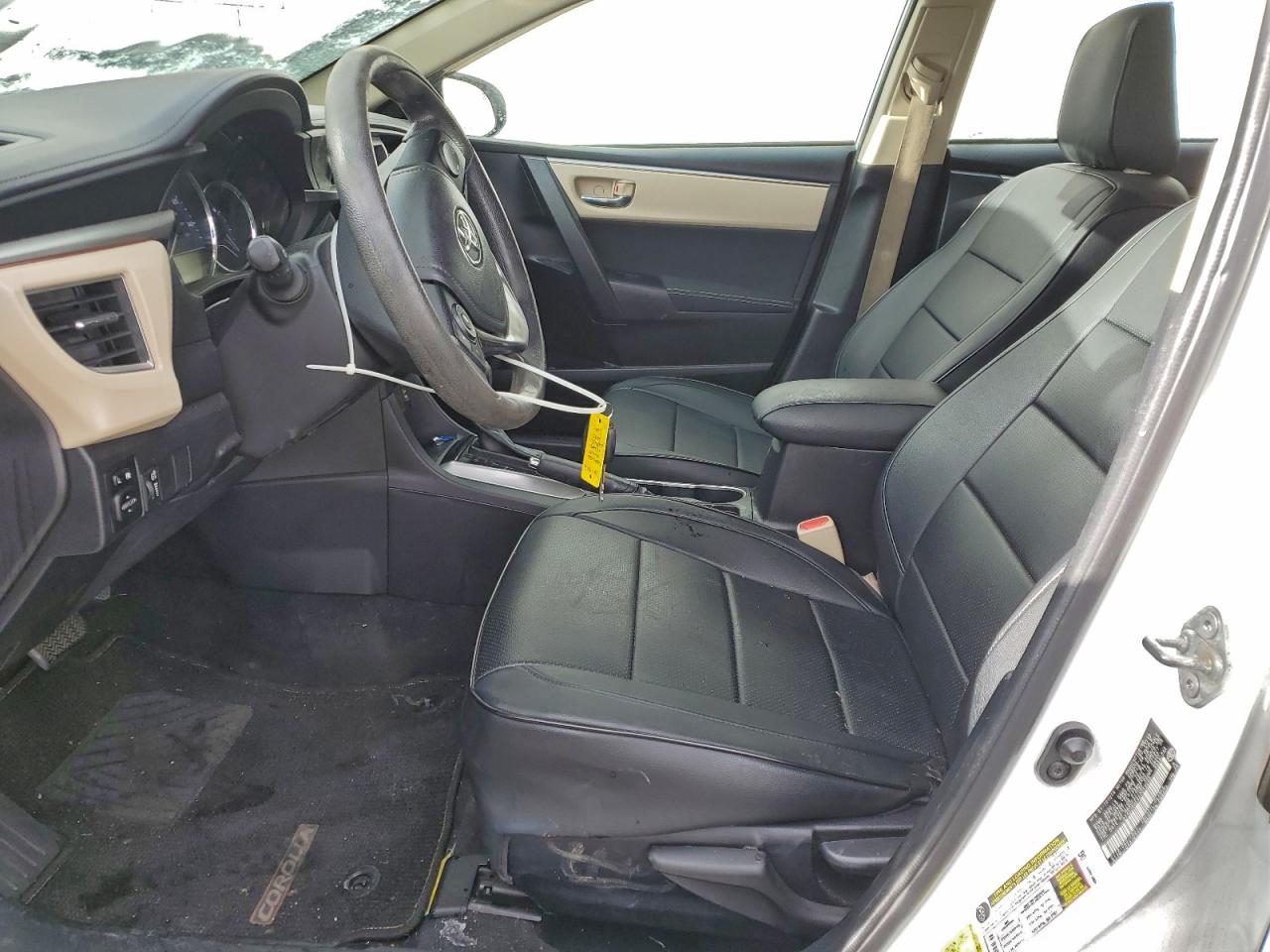 Toyota Corolla L Image 11