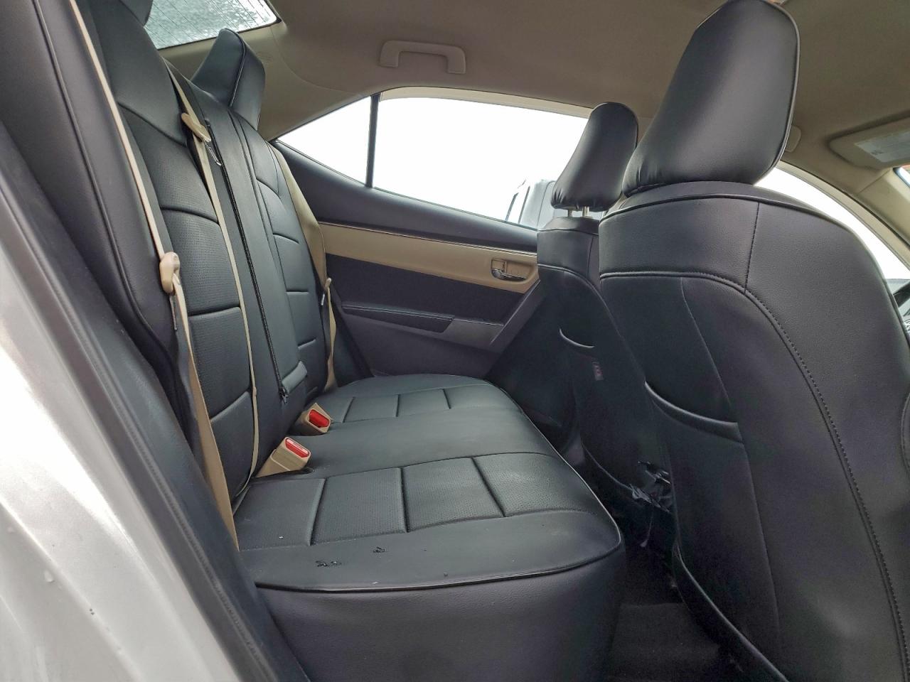 Toyota Corolla L Image 12