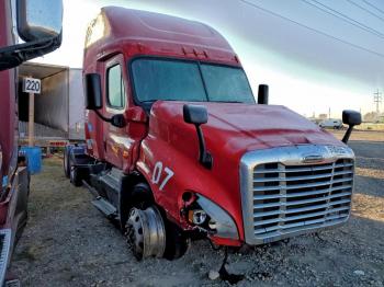  Salvage Freightliner Cascadia 1