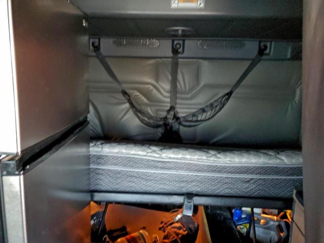 Freightliner Cascadia 1 Image 8