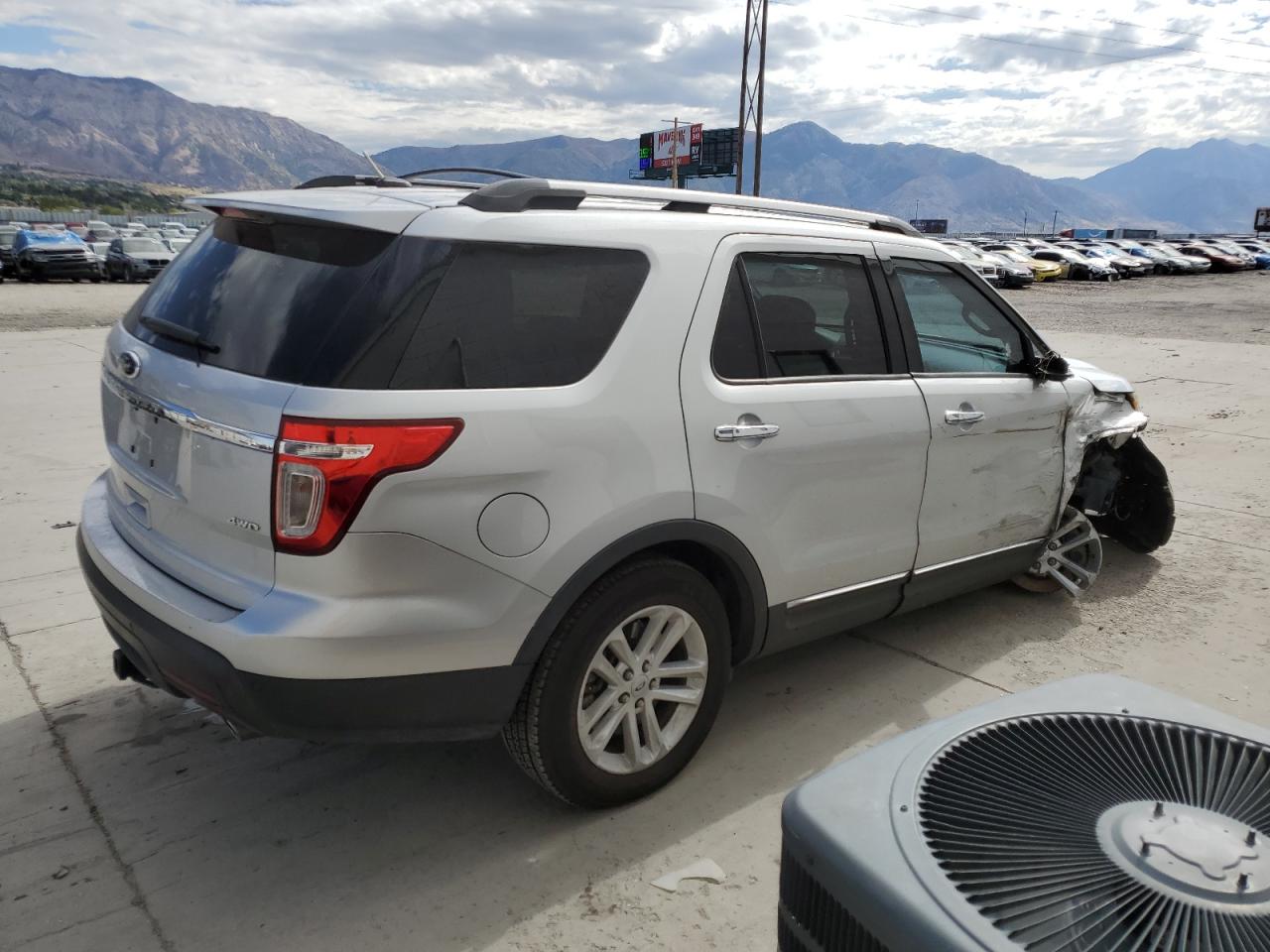 Ford Explorer Xlt Image 2