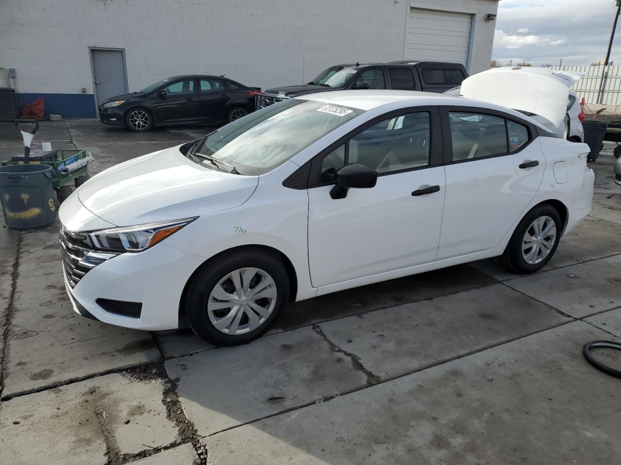 Nissan Versa S Image 1