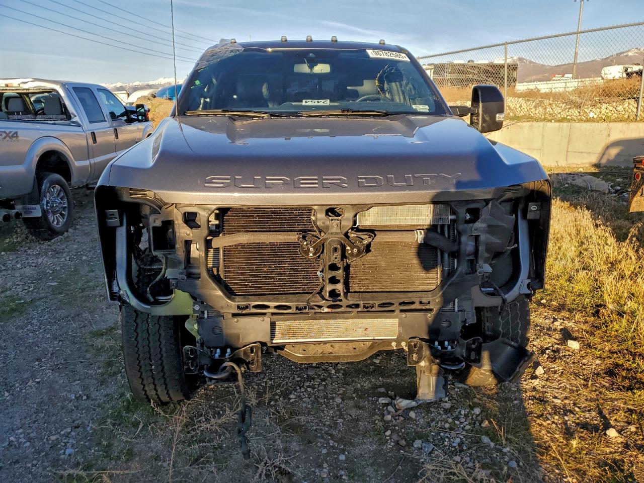 Ford F-350 Super Duty Image 8