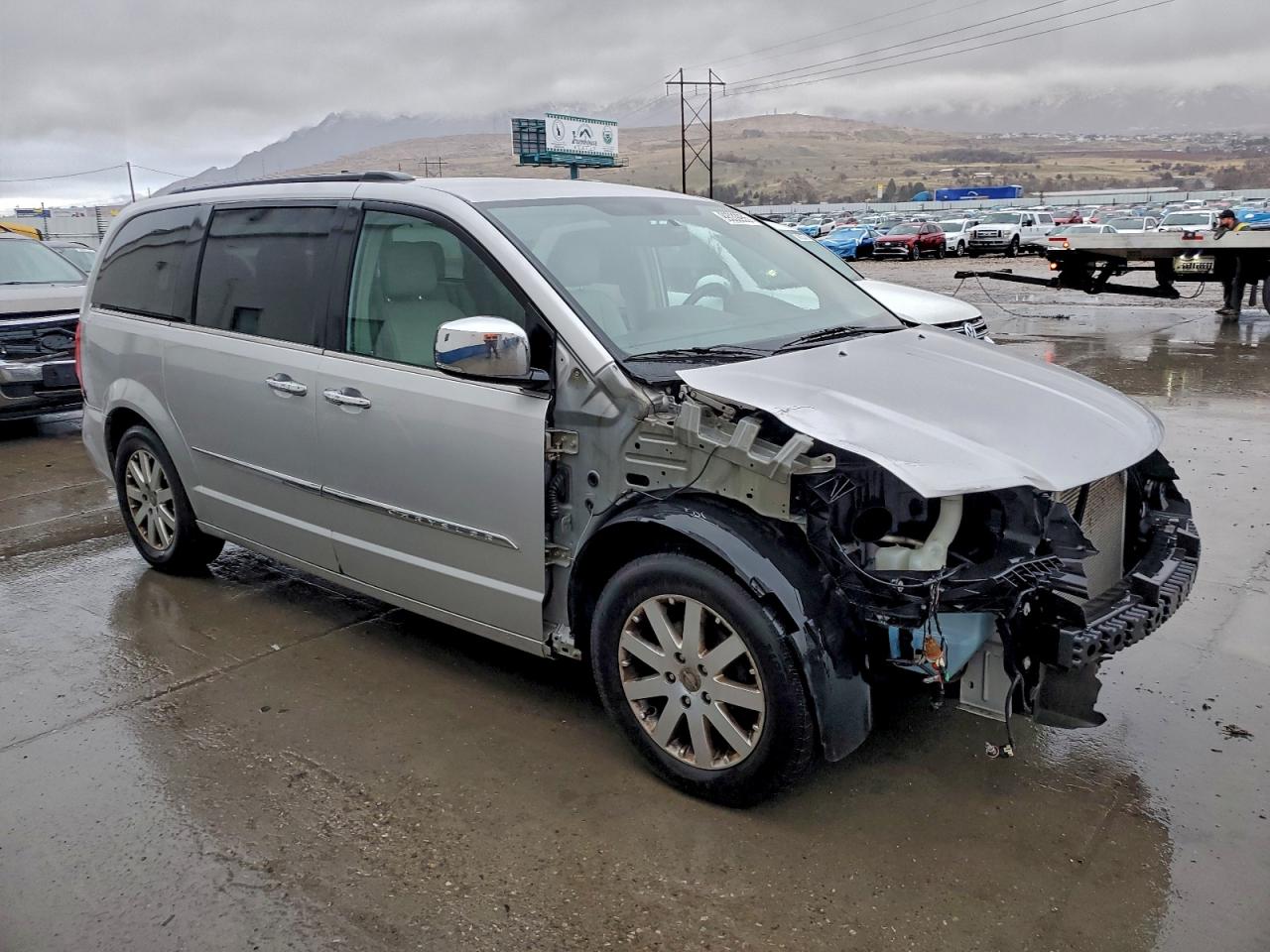 Chrysler Minivan Touring L Image 11