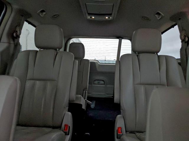 Chrysler Minivan Touring L Image 13