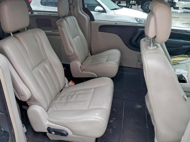 Chrysler Minivan Touring L Image 9