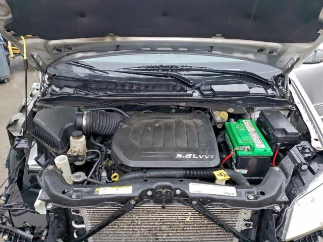 Chrysler Minivan Touring L Image 6