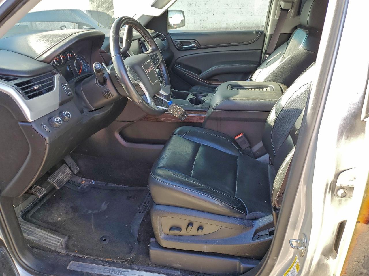 GMC Yukon K1500 Slt Image 12